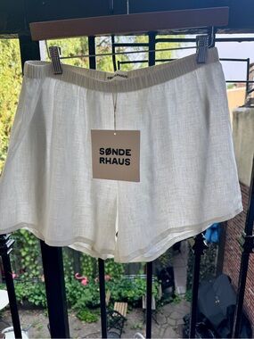 Sønderhaus White Linen Shorts